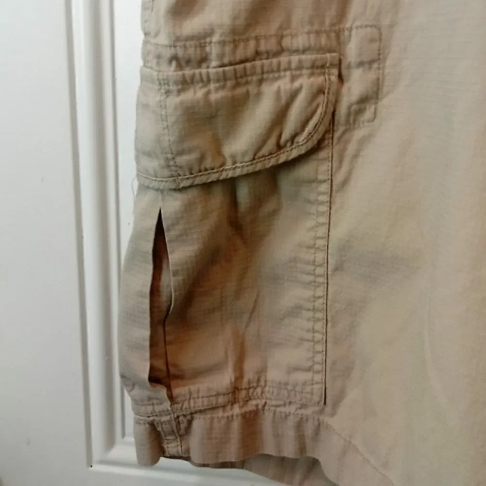 Chaps khaki 6 pocket cargo shorts
